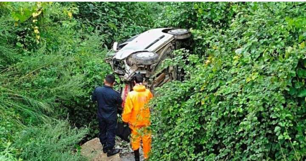 धनगढीबाट डोटीका लागी हिडेको कार डडेल्धुरामा दुर्घटना, चार जना घाईते