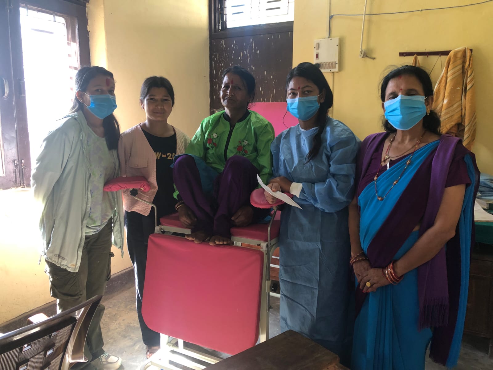 ग्रामीण बस्तीका महिलाहरूले बढी भोग्ने गरेका छन् आङ् खस्ने समस्या श्रेष्ठ