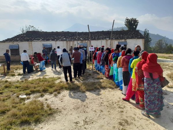 डोटीमा नमुना मतदानको अभ्यास गरिदै