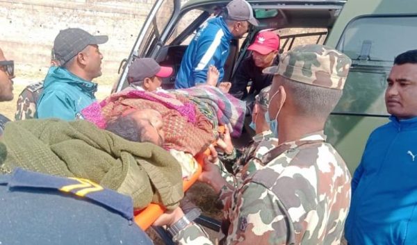 हेलिकप्टरबाट २ घाईतेको उद्धार