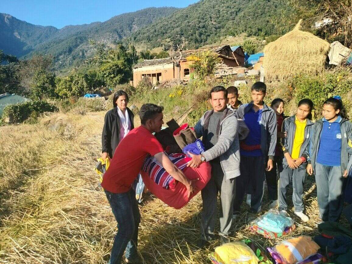 भागरती एकेडेमीद्धारा भूकम्प पीडितलाई सहयोग