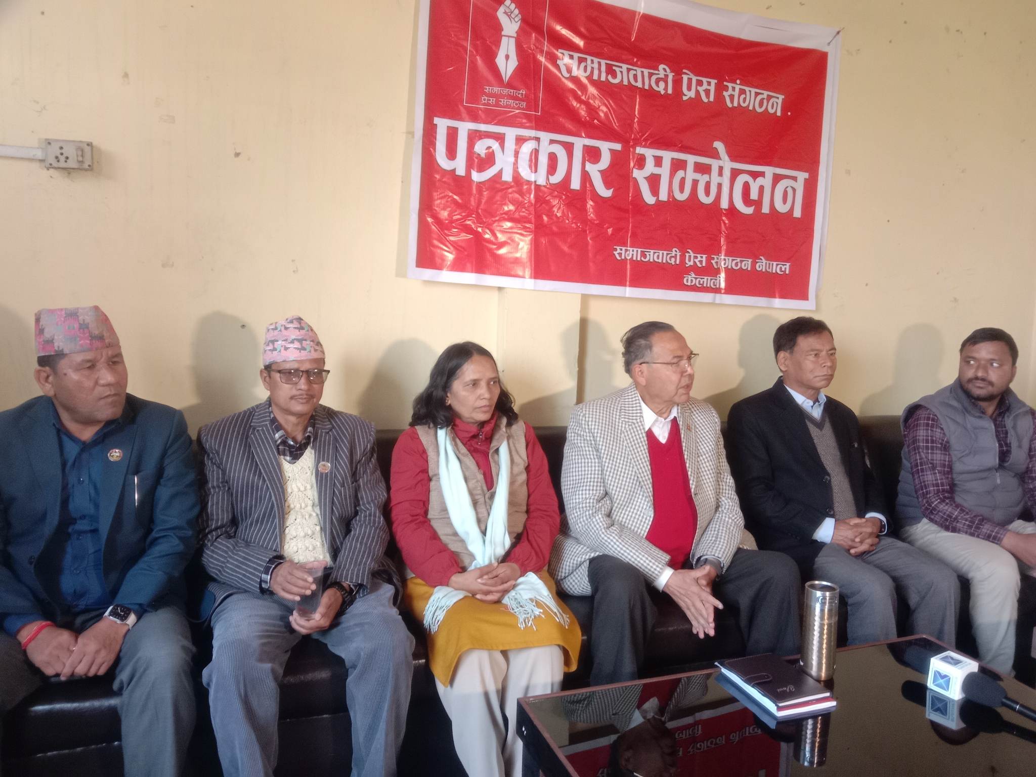 मुख्यमन्त्रीले विश्वासको मत पाउनेमा आशावादी छुः नेता खनाल