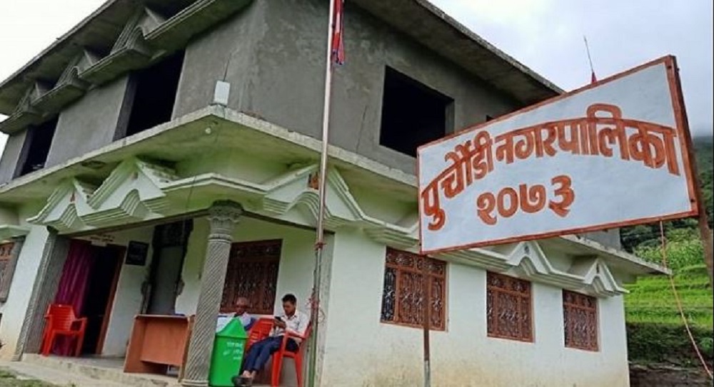 बैतडीमा कर्मचारी भर्नामा विवाद