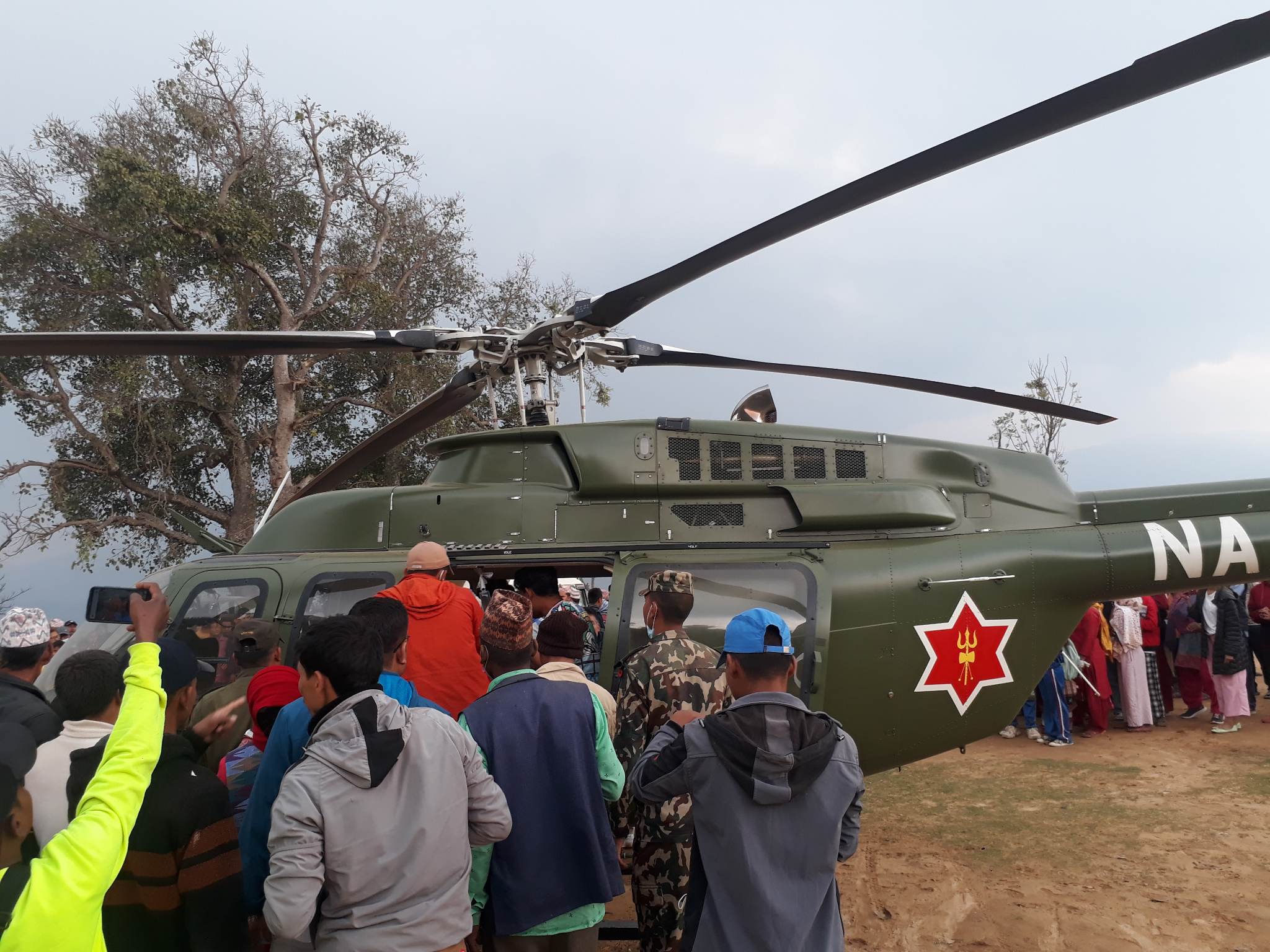 डोटीजिप दुर्घटनाका घाईतेलाई सेनाको हेलीकप्टर मार्फत उद्धार