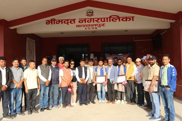 भीमदत्त नगरपालिकाद्धारा राष्ट्रिय क्रिकेट टोलीका ३ खेलाडीलाई सम्मान