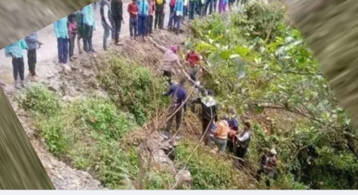 अछाममा विद्यार्थी सवार ट्याक्टर दुर्घटना