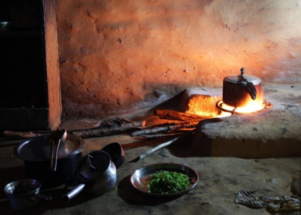 अझै पनि आधा भन्दा बढी नेपाली दाउराको भरमा