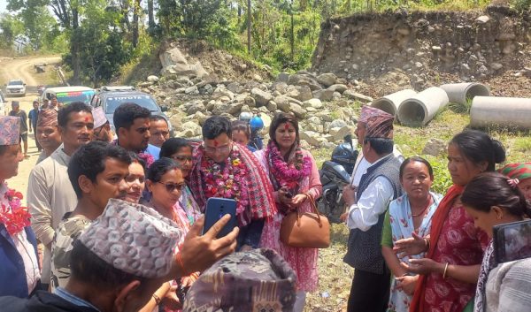 मन्त्री देउबा आज डडेलधराका योजना अनुगमन गर्दै