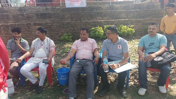 डोटीमा नेबिसंघ द्धारा रक्तदान तथा सरसरफाई कार्यक्रम