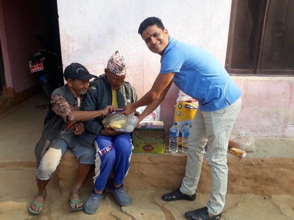 जन्मदिनको अवसरका बृद्धाआश्रममा खाद्यान्न सहयोग