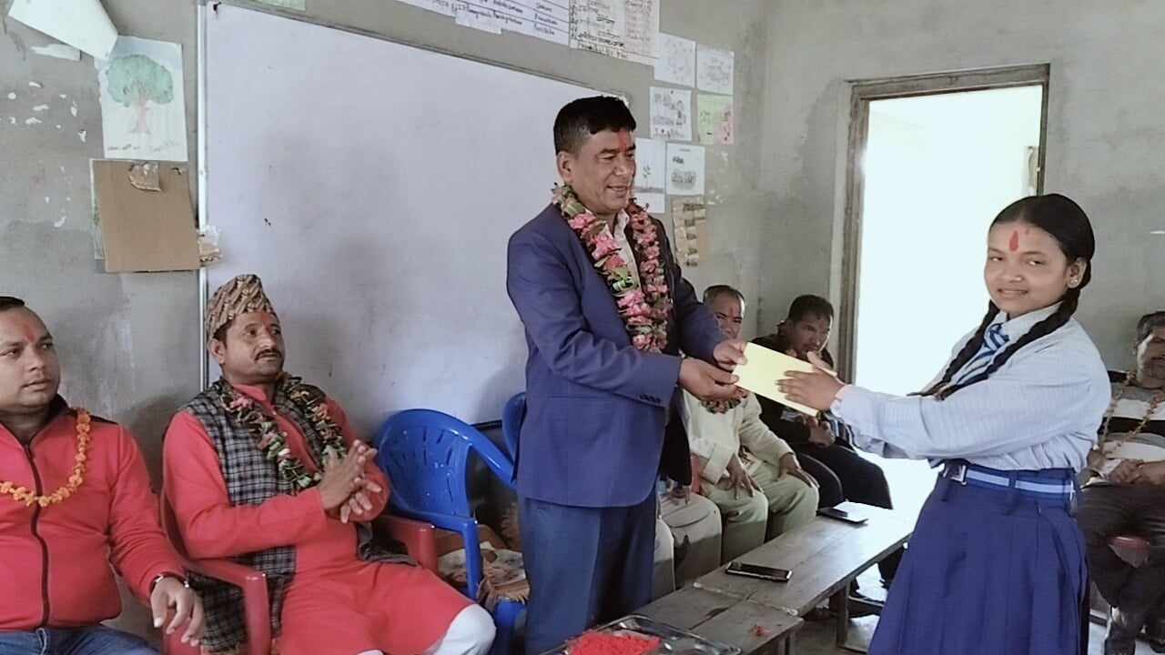 झिमेमाविमा प्राविधिक विषय अध्ययनरतलाई पालिकाले दियो छात्रवृति 