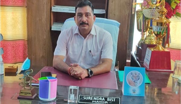 भ्रष्टाचारमा मुछिएका भीमदत्त पूर्व मेयर सुरेन्द्र विष्ट ५ लाख धरौटीमा छुटे