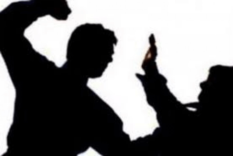 पूर्वमेयर र इन्स्पेक्टरको मिलेमतोमा निर्घात कुटिएको आरोप