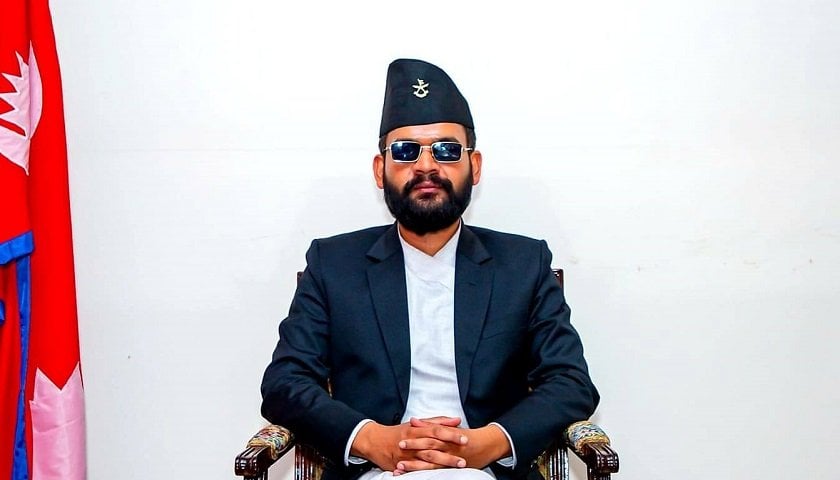 चौतर्फी आलोचनापछि ‘सिंहदरवारमा आगो लगाइदिन्छु’ भन्ने विवादित स्टाटस बालेनले हटाए