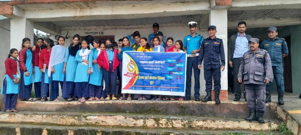 ट्राफिक नियम र आत्महत्या सम्बन्धी जानकारी