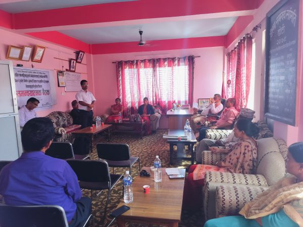 दलित अधिकारकर्मी नै पाउँदैनन् सदरमुकाममा दूध र डेरा (भिडियो सहित)