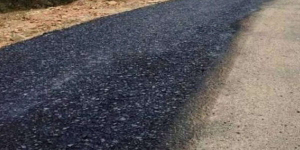 धनगढी-दिपायल द्रुतमार्ग कालोपत्र चाडै