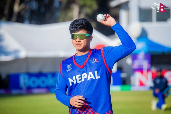 कुशल मल्लले लिए यूएईको चौथो विकेट