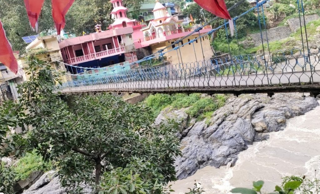 बैतडीको झुलाघाट नाका साँझ सवा ६ बजे बन्द हुने