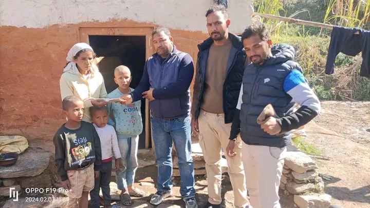 भारतमा मृत्यु भयका ऐरका परिवारलाई तरुणदल बाट आर्थिक सहयोग