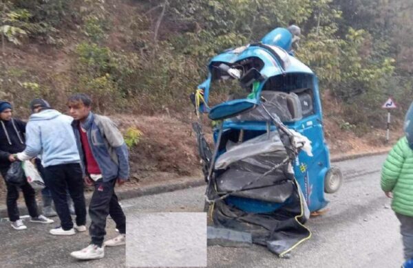 डडेल्धुरामा अटो दुर्घटना हुँदा ६ जना घाइते