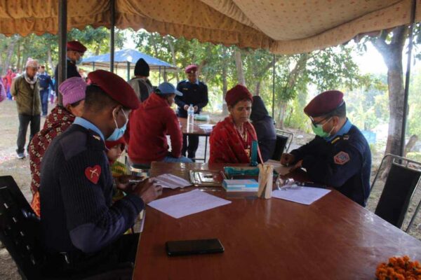 निःशुल्क स्वास्थ्य शिविर बाट ४ सय ५ जना लाभान्वित