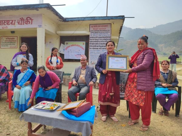 बास नेपालद्वारा डोटीमा दुई जना महिला सम्मानित