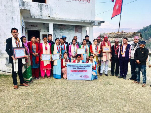तिखात्तरमा वडा कार्यालयले गर्‍यो स्वास्थ्यकर्मी सम्मान