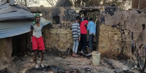 रुपन्देहीका नौ गाउँमा आगलागी, लाखाैँकाे क्षति