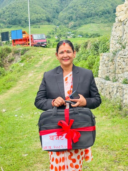 के· आइ· सिहले ल्यायो दलित छोरीबुहारी छात्रवृती कार्यक्रम