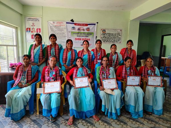 बासुदेवीमा  स्वास्थ्यकर्मी र स्वयंसेविकालाई सम्मान