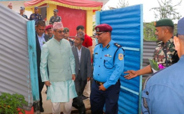 गृहमन्त्री लेखकद्वारा जिप्रका बैतडीको निरीक्षण