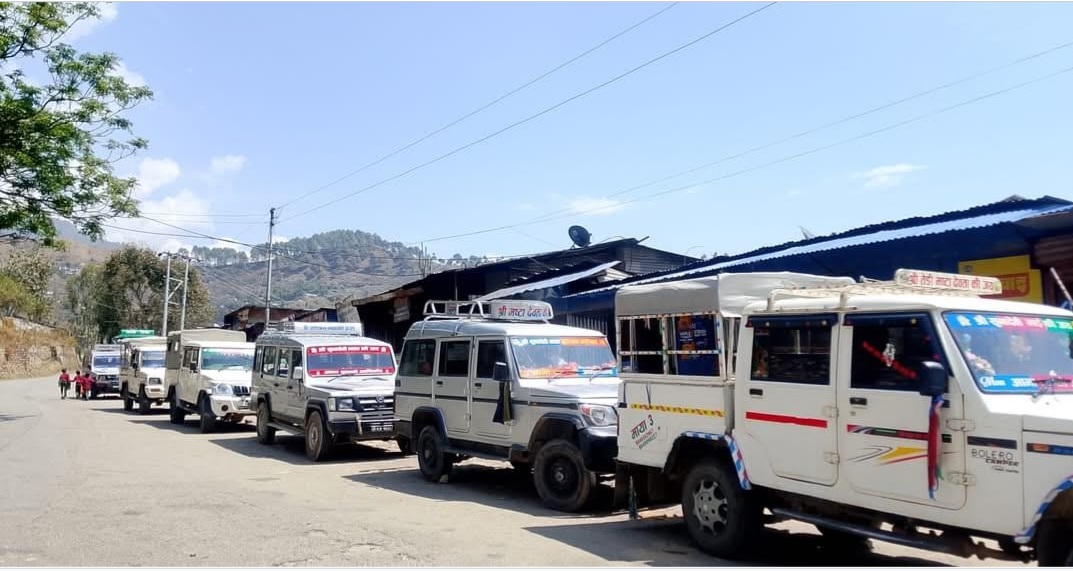 दिपायल–सिलगढीमा जिप सेवा ठप्प
