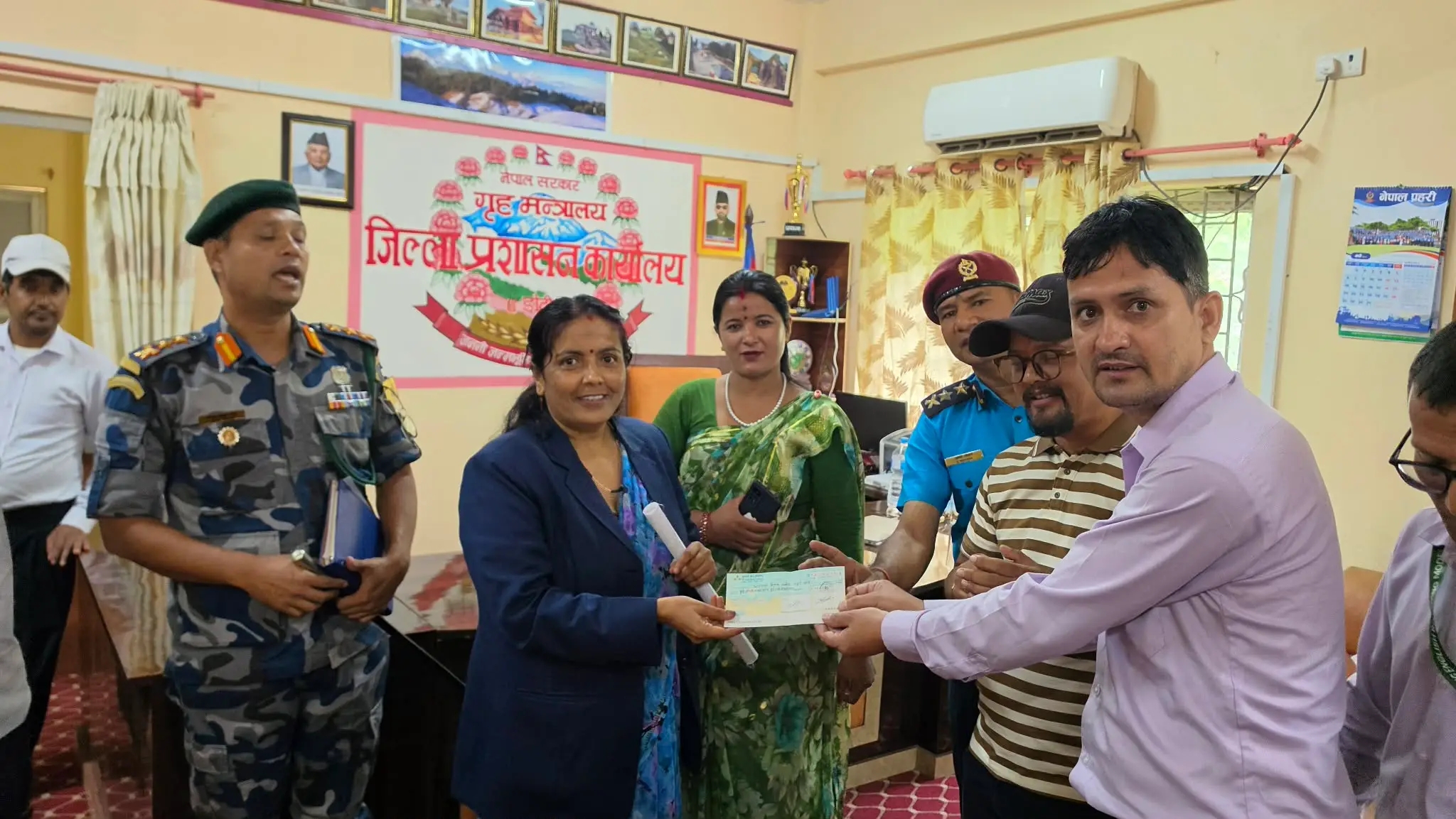 बाढीपीडितको उद्धार तथा राहतका लागि सुजङ स्कुलद्वारा २ लाख २२ हजार सहयोग